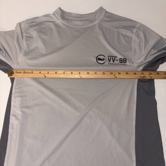 Vineyard Vines Adult Sun Shirt Rash Guard size XS Gray Silver Long Sleeve - Picture 6 of 7
